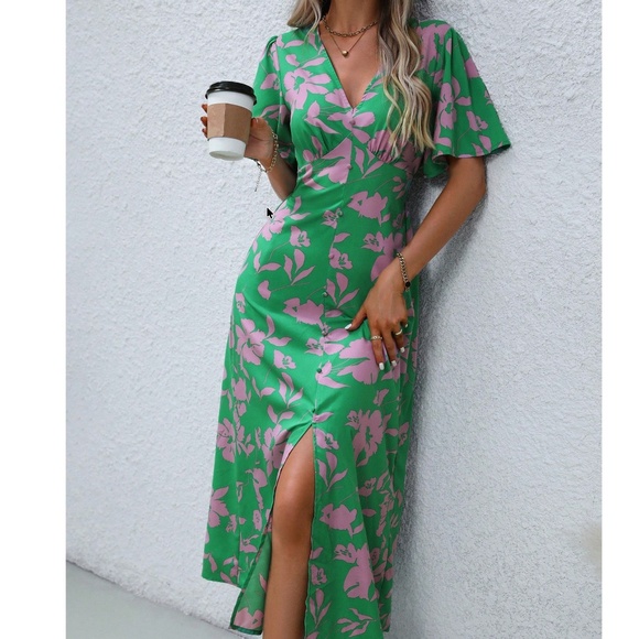 Dresses & Skirts - Boho Floral Print V neck Butterfly Sleeve Dress